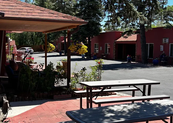 Rainbow Lodge And Inn